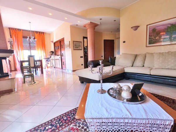 casa indipendente in vendita a Fidenza