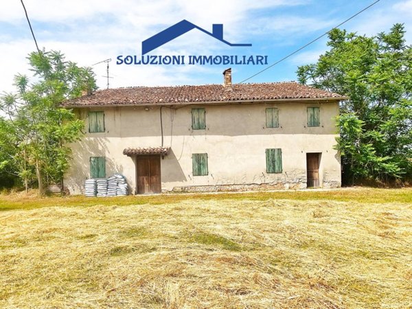 casa indipendente in vendita a Fidenza