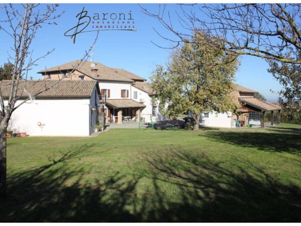 casa indipendente in vendita a Fidenza