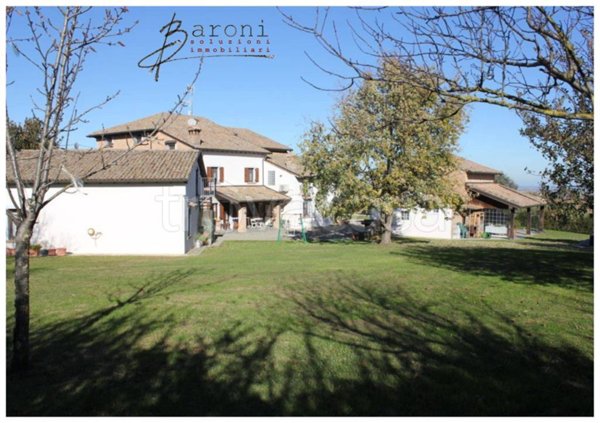 casa indipendente in vendita a Fidenza