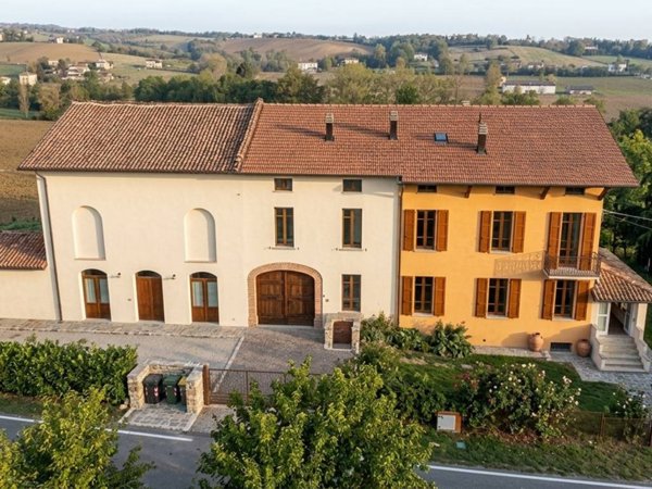 casa indipendente in vendita a Fidenza