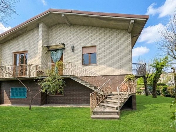 casa indipendente in vendita a Fidenza in zona Santa Margherita