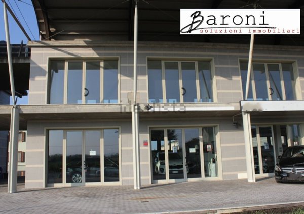 locale commerciale in vendita a Fidenza