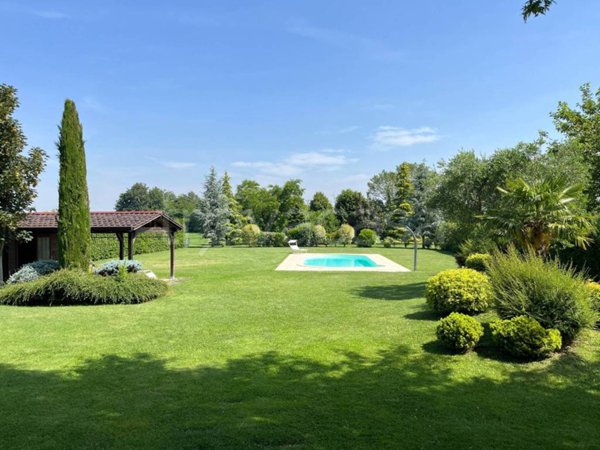 terreno edificabile in vendita a Fidenza