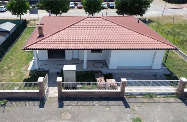 casa indipendente in vendita a Fidenza