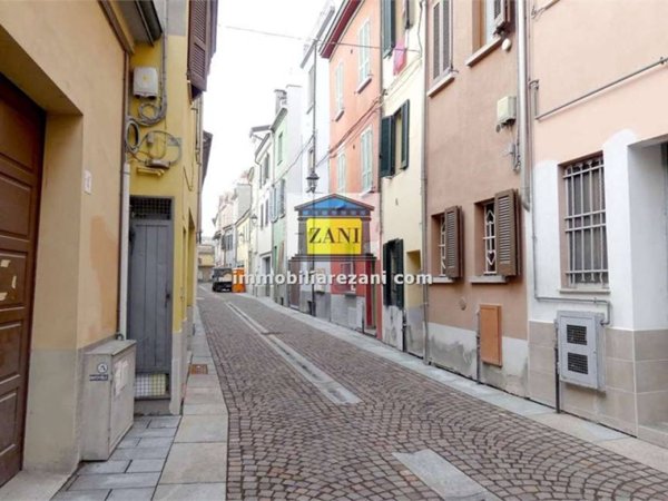intera palazzina in vendita a Fidenza