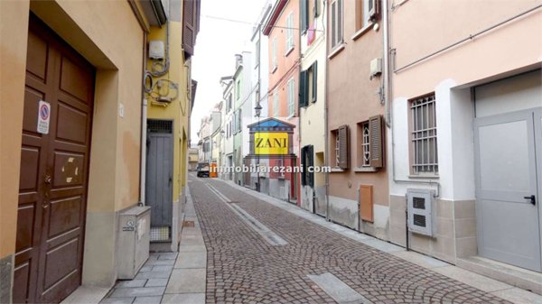 casa indipendente in vendita a Fidenza