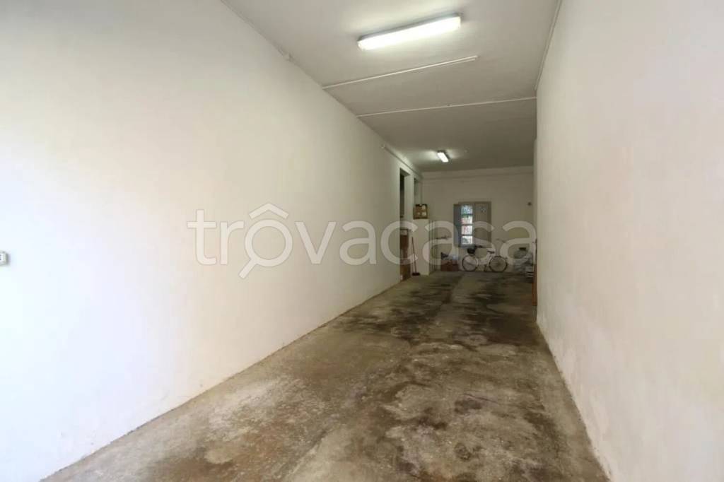 locale di sgombero in vendita a Fidenza