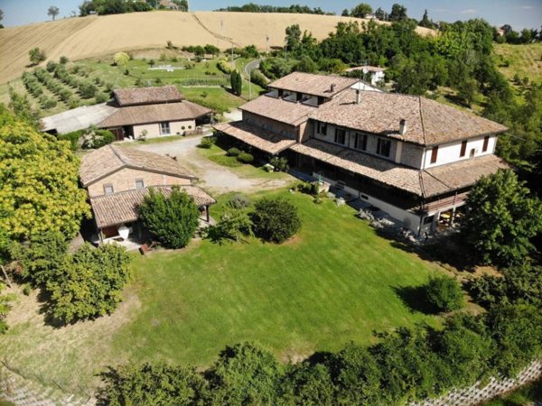 negozio in vendita a Fidenza