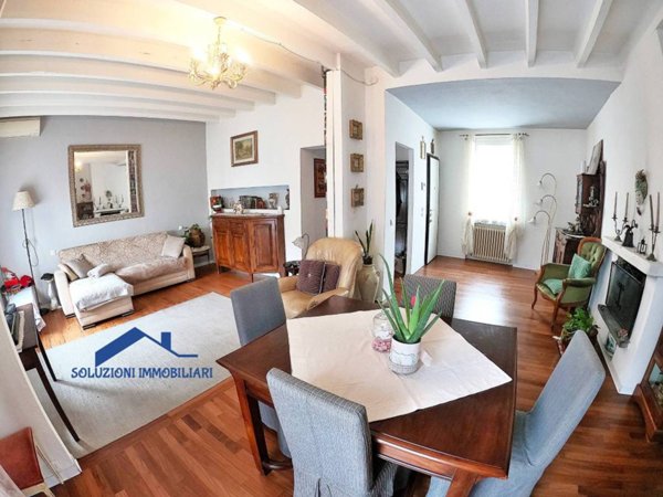 casa indipendente in vendita a Fidenza