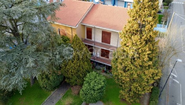 casa indipendente in vendita a Fidenza