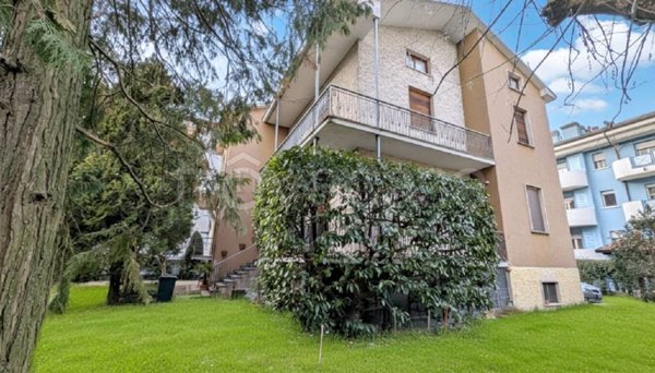 casa indipendente in vendita a Fidenza