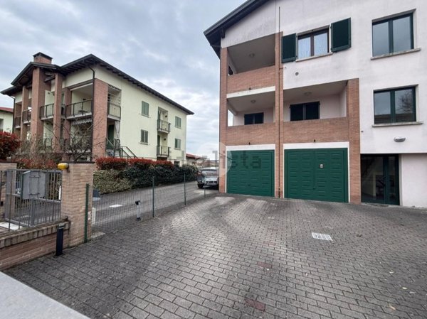 casa indipendente in vendita a Fidenza