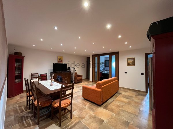 casa indipendente in vendita a Fidenza