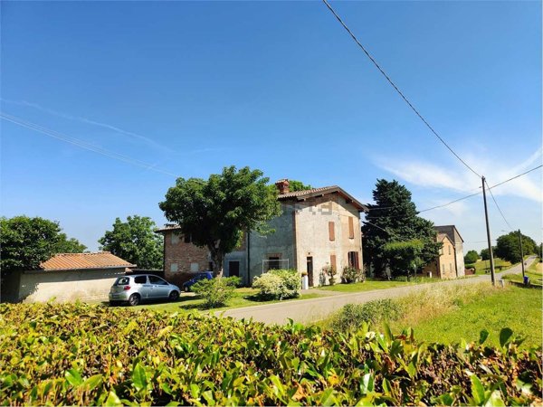 casale in vendita a Fidenza