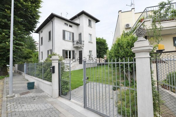 casa indipendente in vendita a Fidenza