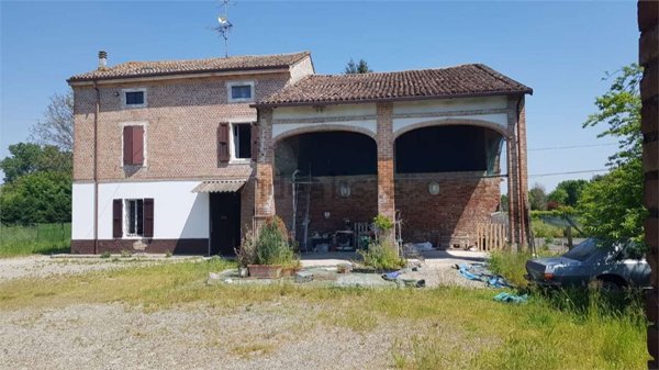 casa indipendente in vendita a Fidenza