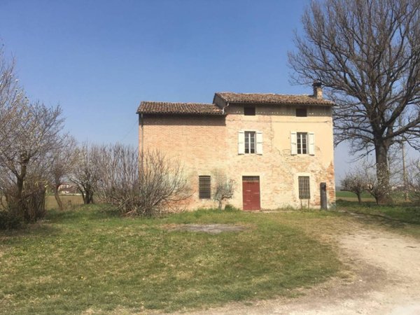 casa indipendente in vendita a Fidenza
