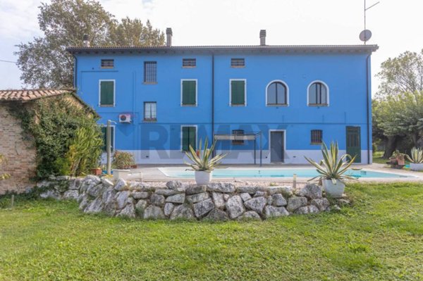 casa indipendente in vendita a Fidenza