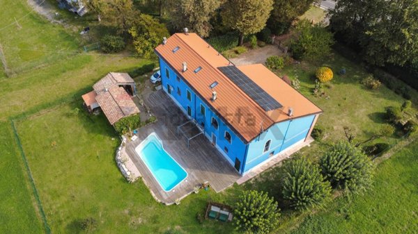 casa indipendente in vendita a Fidenza