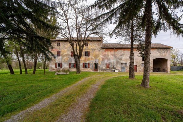 casa indipendente in vendita a Fidenza
