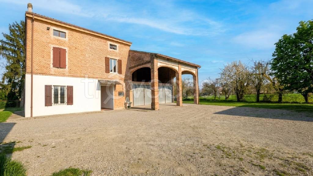 casa indipendente in vendita a Fidenza
