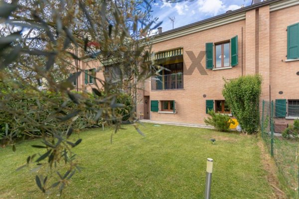 casa indipendente in vendita a Fidenza