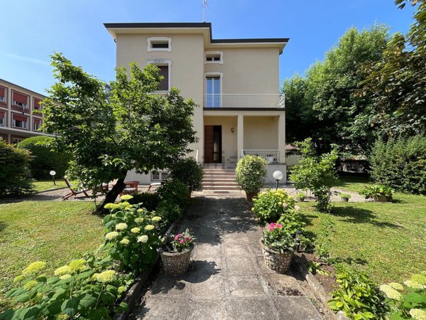 casa indipendente in vendita a Fidenza in zona Monfestone