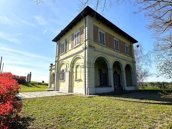 casa indipendente in vendita a Fidenza in zona Cabriolo