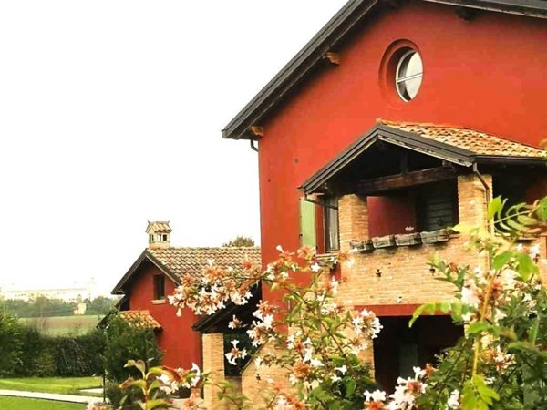 casa indipendente in vendita a Fidenza