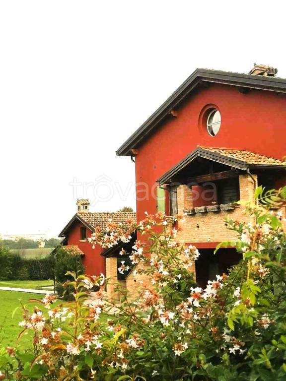 casa indipendente in vendita a Fidenza in zona Cabriolo