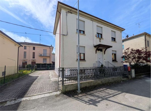 casa indipendente in vendita a Fidenza in zona Monfestone