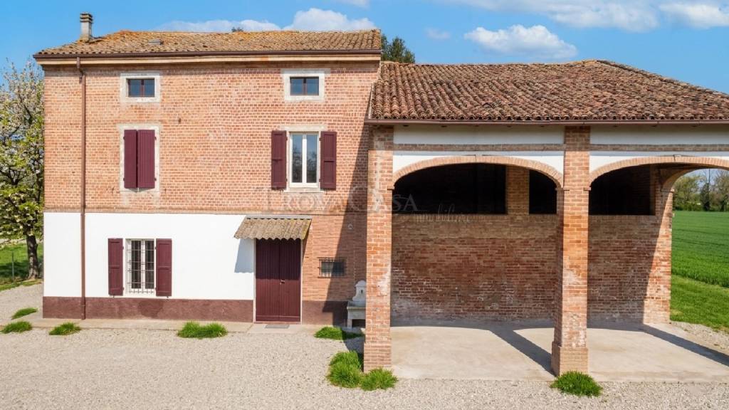 casa indipendente in vendita a Fidenza