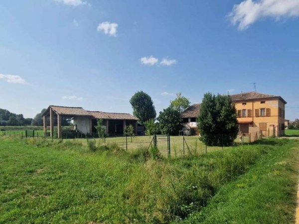 casa indipendente in vendita a Fidenza
