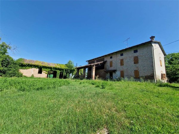 casale in vendita a Fidenza