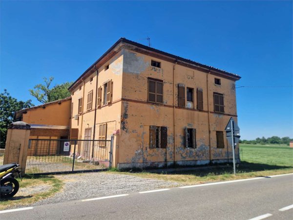 casa indipendente in vendita a Fidenza in zona Chiusa Ferranda