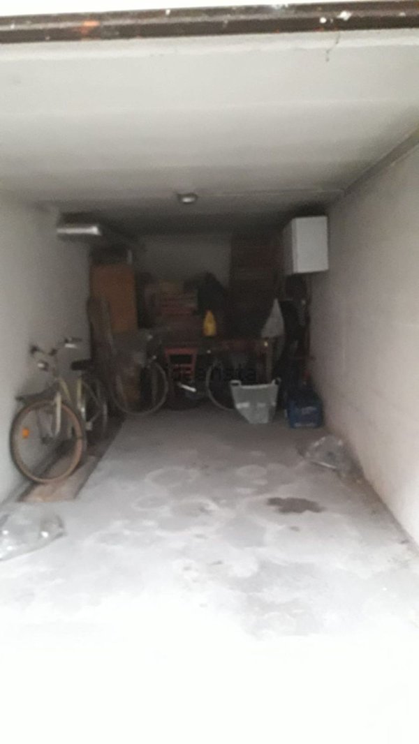 box auto in vendita a Fidenza in zona Monfestone