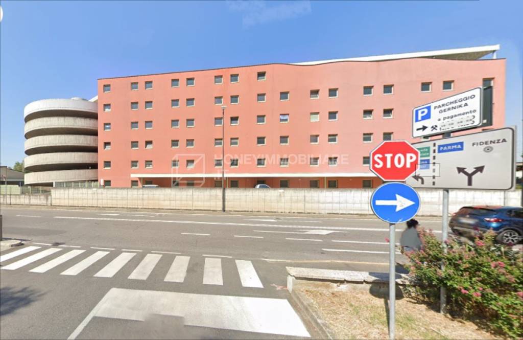 box auto in vendita a Fidenza in zona Monfestone