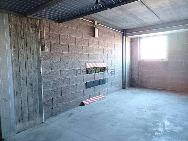 box auto in vendita a Fidenza in zona Monfestone