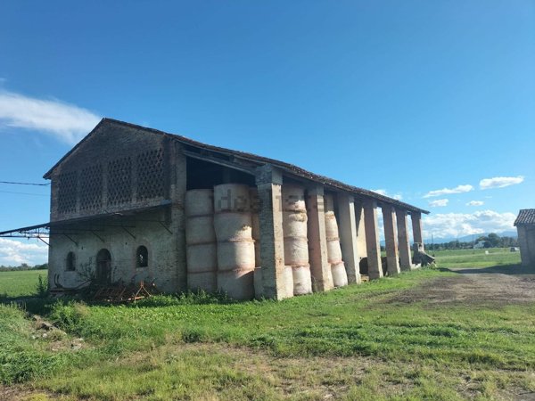 casale in vendita a Fidenza