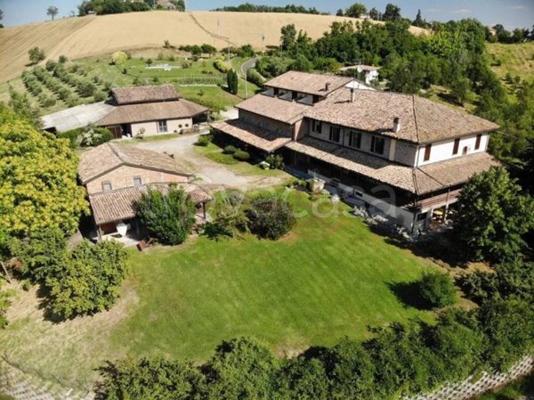 casa indipendente in vendita a Fidenza