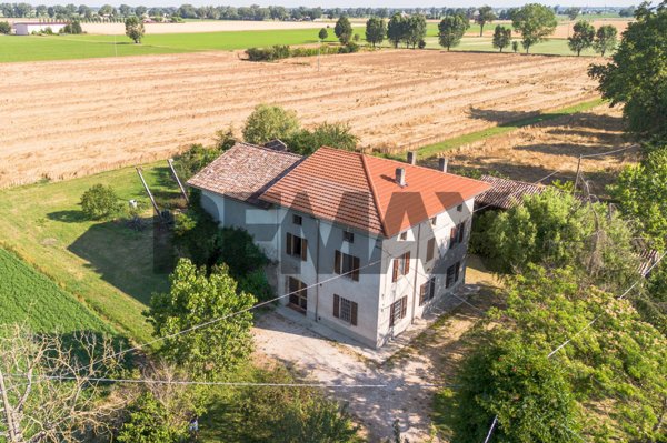 casa indipendente in vendita a Fidenza in zona Castione Marchesi