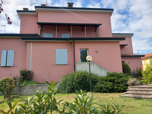 casa indipendente in vendita a Fontanellato