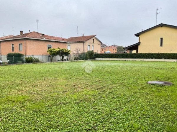 terreno edificabile in vendita a Fontanellato