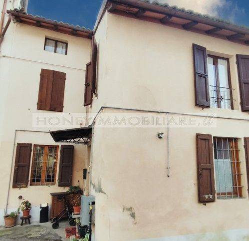 casa indipendente in vendita a Fontanellato in zona Parola