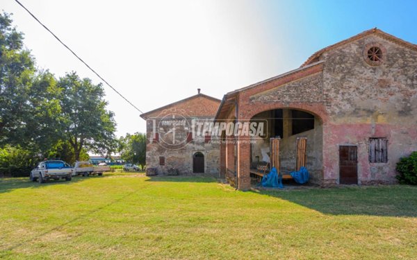 casale in vendita a Fontanellato