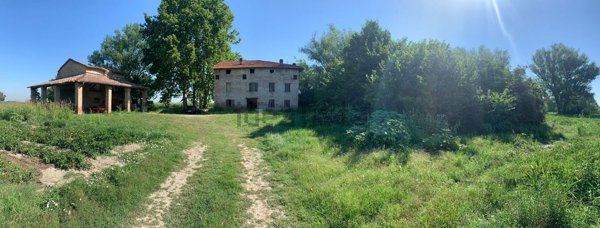 casale in vendita a Fontanellato