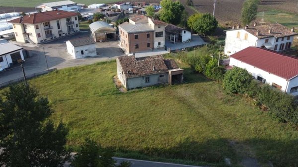 casa indipendente in vendita a Fontanellato in zona Paroletta