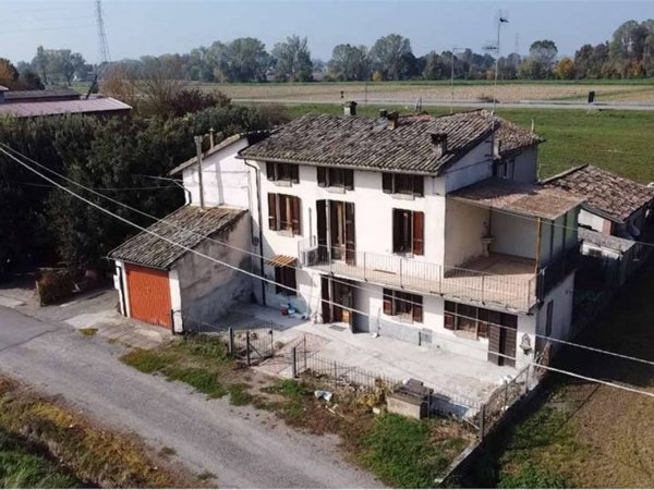 casa indipendente in vendita a Fontanellato in zona Priorato