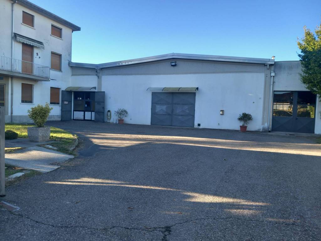 locale commerciale in vendita a Fontanellato